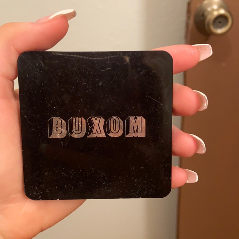 BUXOM BRONZER